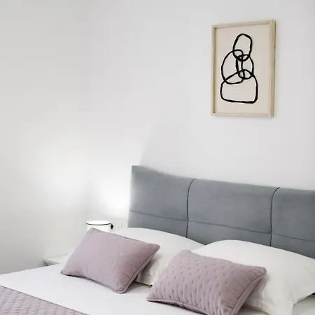 Lila Apartament *
