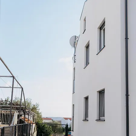 Lila Apartmán