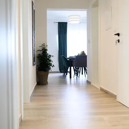 Lila * Kaštel Stari