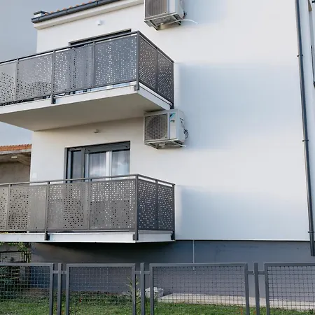 Lila Apartmán *