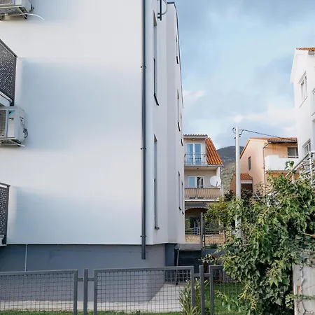Apartament Lila *